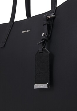 Большая сумка Must Medium Calvin Klein, черная 6ca51h198-q11 | black