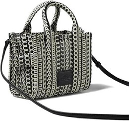 Сумка-тоут Marc Jacobs The Monogram Leather Crossbody черная/белая Один размер b0c1jttq8q