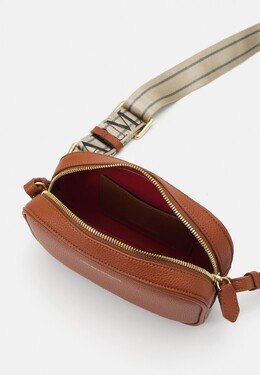 Сумка через плечо Camera Bag Emporio Armani, cuoio/rosso ea851h0fc-g11 | cuoio/rosso