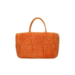 Arco Medium Сумка-тоут из овчины Bottega Veneta 609175v13f17513