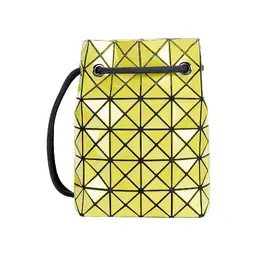 Сумка через плечо Wring Nylon малого размера для женщин светло-желтого цвета Issey Miyake bb21-ag591-52