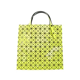 Сумка-шоппер Prism из поливинилхлорида, Желтая Issey Miyake bb16-ag513-52
