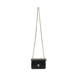 Сумка из телячьей кожи черная с золотистой фурнитурой Chanel as2615-b05973-94305
