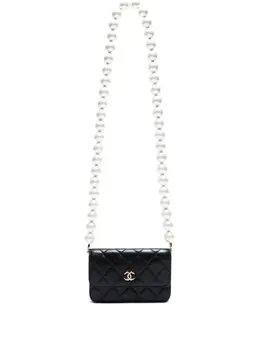 Chanel 2021-2022 faux-pearl shoulder bag 32148209