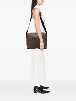 Louis Vuitton 2007 Monogram Abbesses crossbody bag 32267456