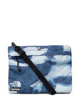Supreme x The North Face bleached denim-print shoulder bag 17995720